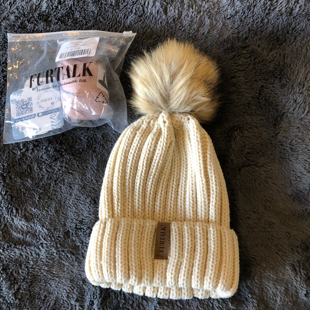 Furtalk removable/changeable Pom Pom